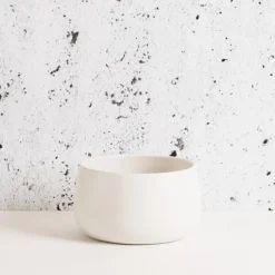 Ewa Stoneware Medium Serving Bowl, Matte White