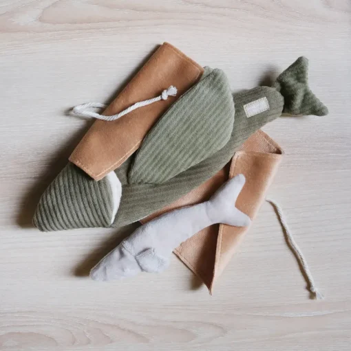 FLYING FISH Enrichment Dog Toy